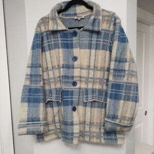 COZY  Frilli Exchnge coat with big buttons